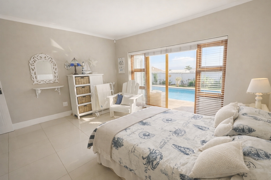 4 Bedroom Property for Sale in Yzerfontein Western Cape